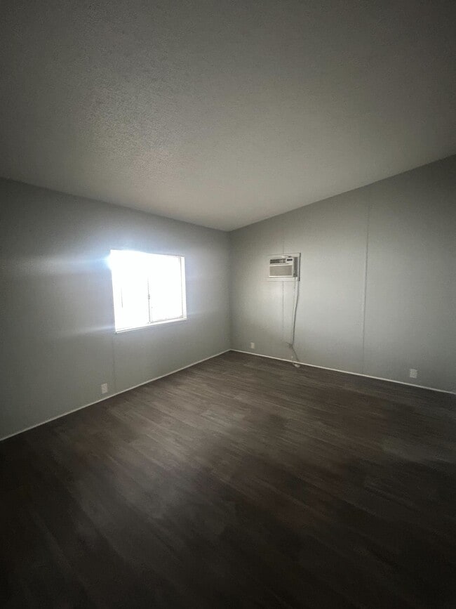 Building Photo - 3601 E Wyoming Ave