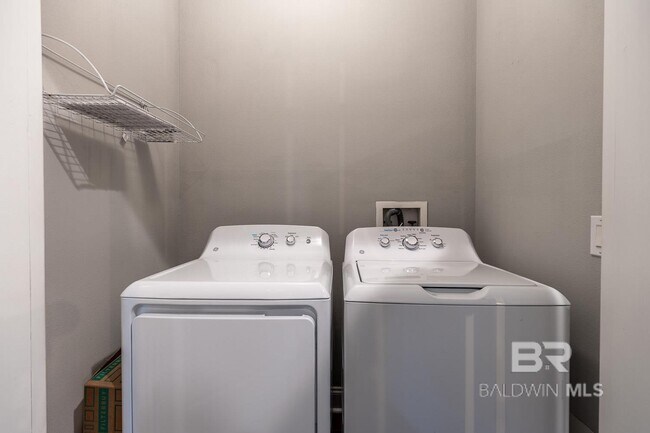 Building Photo - 25806 Pollard Rd