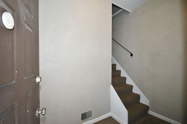 Building Photo - 1606 Bingham St
