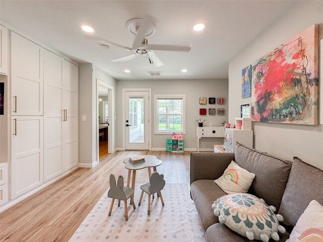 Building Photo - 3107 Broadmead Dr