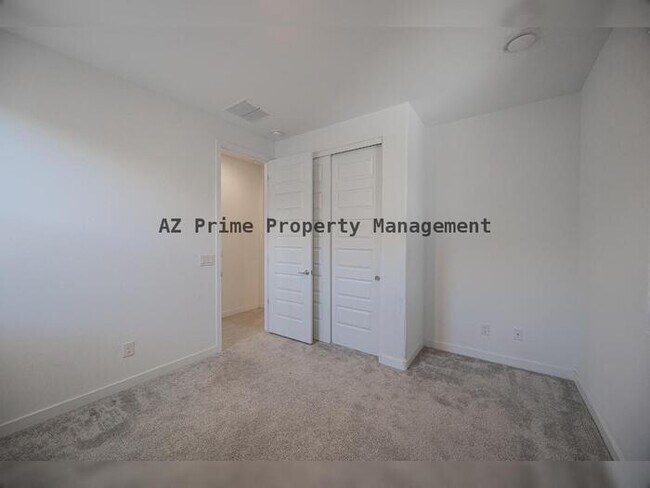 Building Photo - 4607 S 111th Dr
