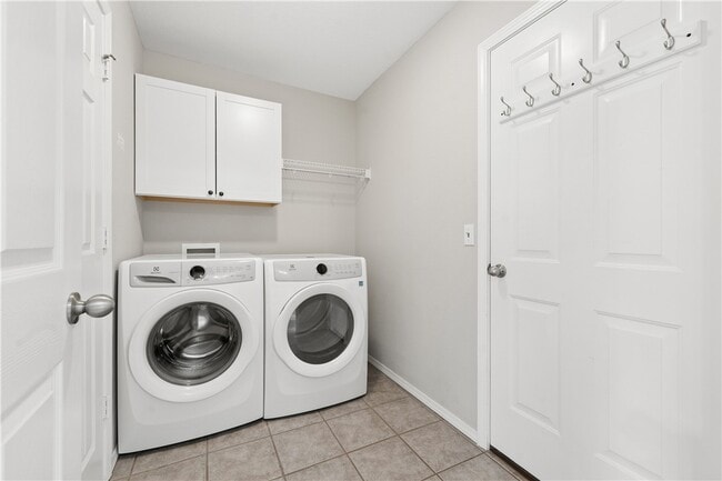 Building Photo - 15 Rillington Dr