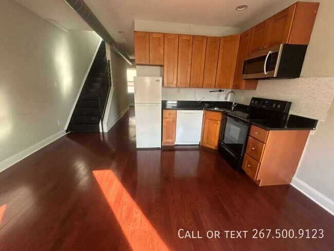 Building Photo - 1613 Frankford Ave