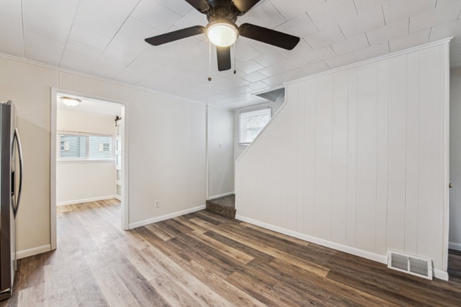 Building Photo - 761 W Otterman St