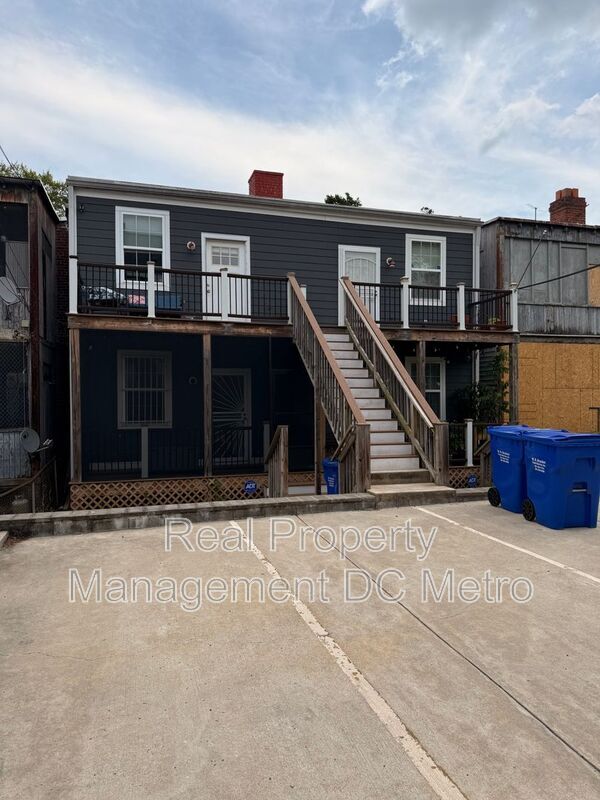 Building Photo - 216 21st St NE