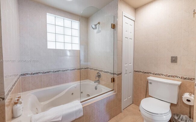 Building Photo - 3255 NE 184th St