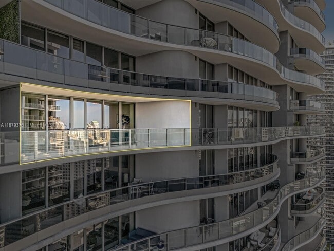 Building Photo - 1000 Brickell Plaza