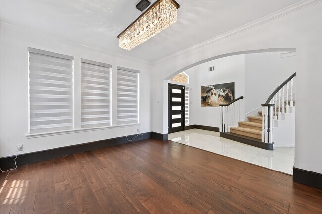 Building Photo - 1311 Rene Ct