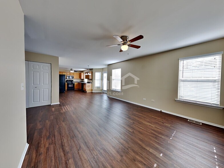 Building Photo - 2123 Red Oak Dr