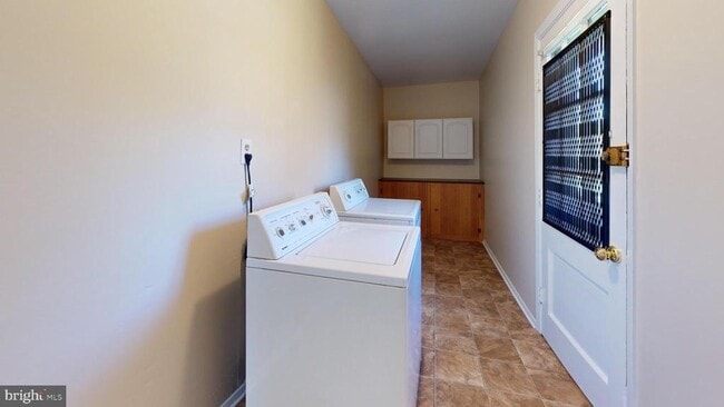 Building Photo - 13200 Ithan Ln