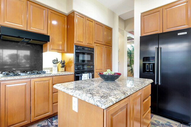 Building Photo - 280 Tomahawk Dr