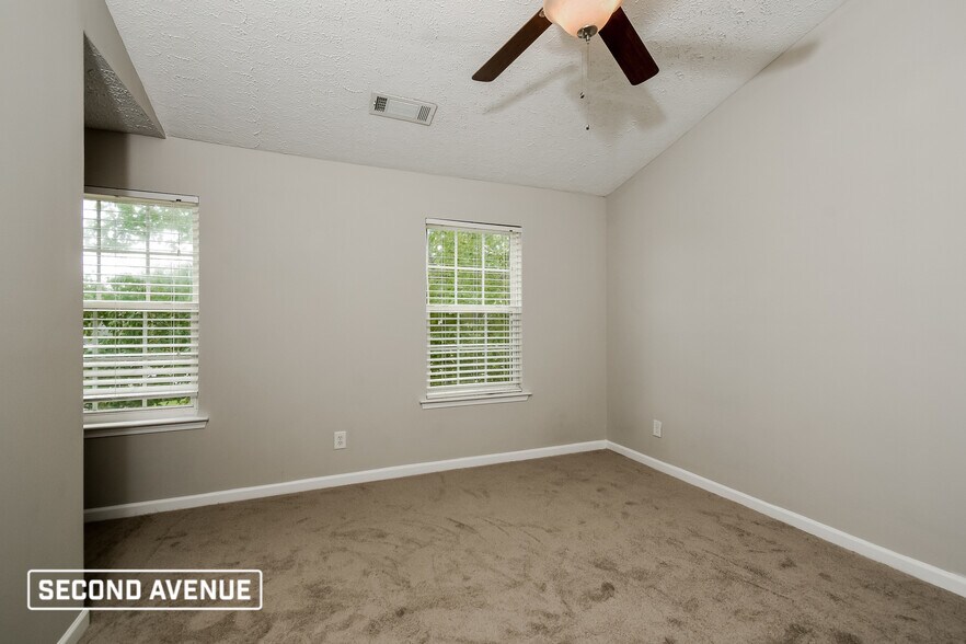 Building Photo - 208 Ilex Dr