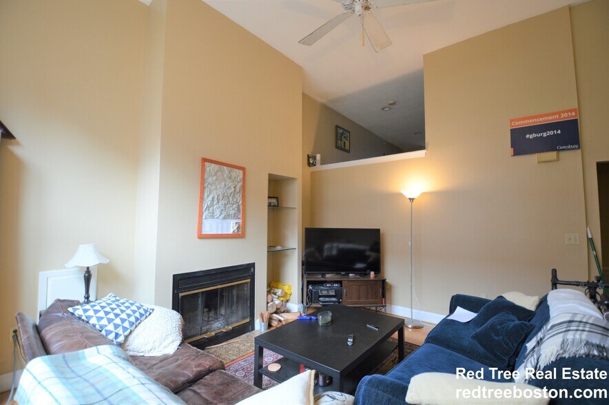 Building Photo - 75 Brainerd Rd