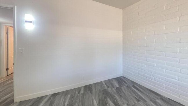 Building Photo - 1/2 Off First First Month! Luxury 2 Bed Ap...