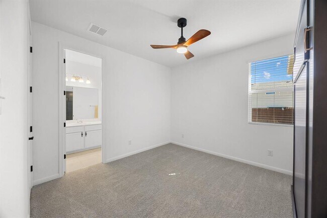 Building Photo - 191 Silverton Ln