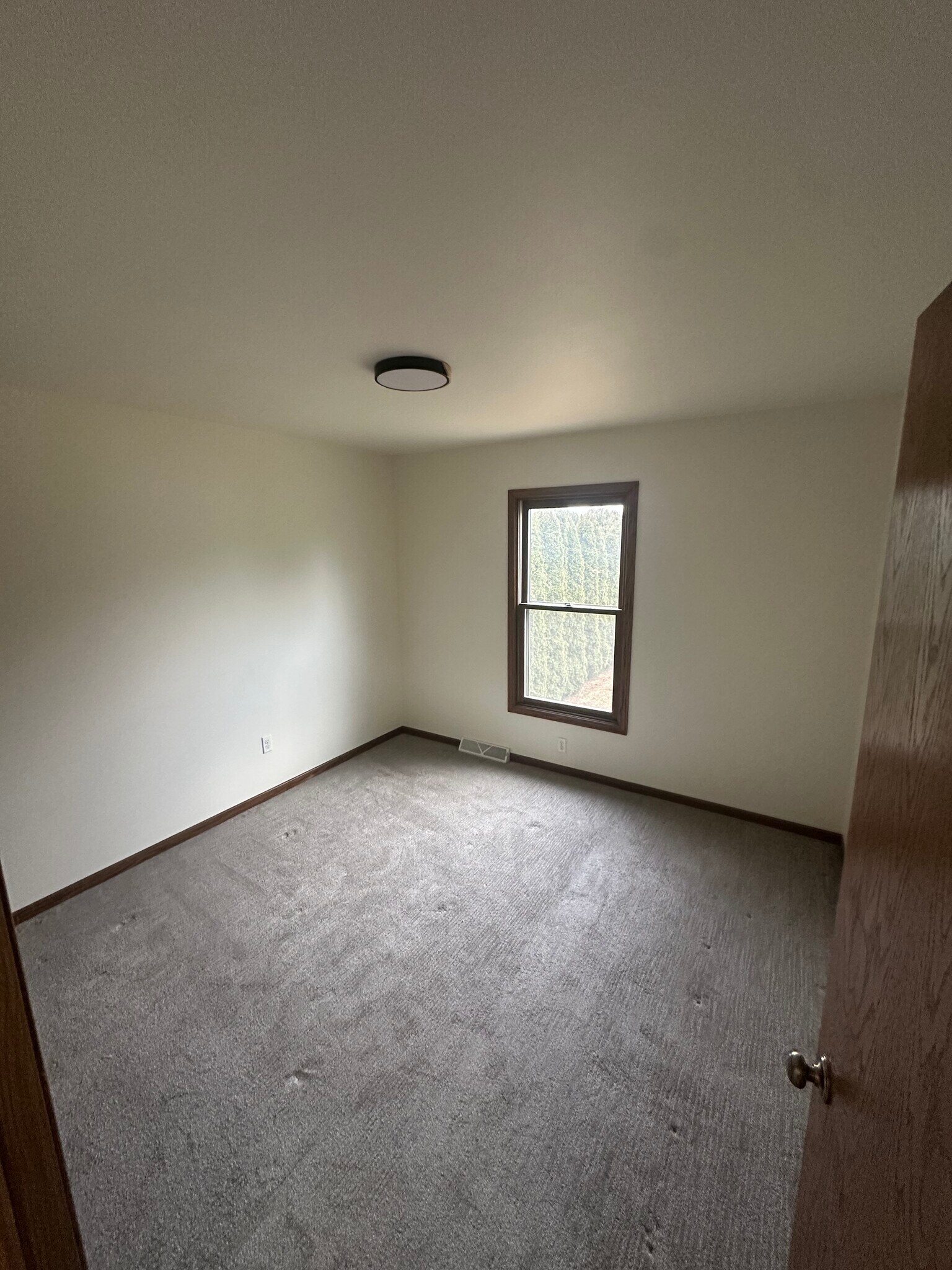 Building Photo - S86W18930 Woods Rd