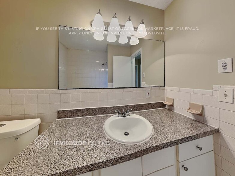 Building Photo - 2194 Oak Grove Dr