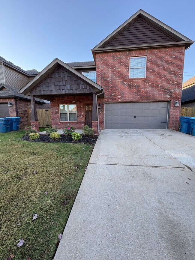 Primary Photo - BEAUTIFUL HOME IN GREAT LOCATION!