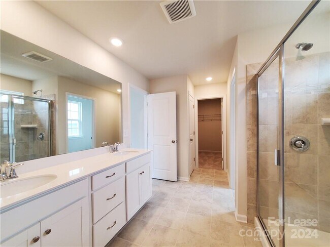 Building Photo - 1009 Gabardine Ln