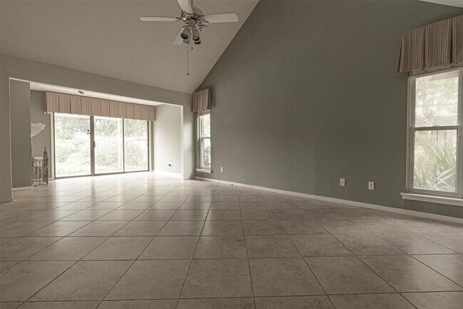 Building Photo - 13103 Rincon Dr