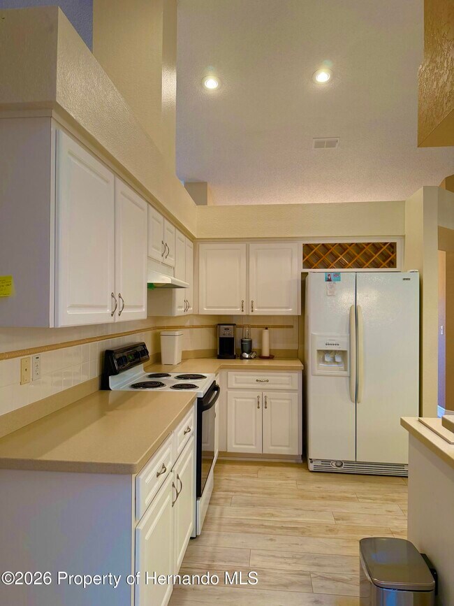 Building Photo - 9448 Tooke Shore Dr