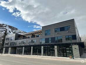 Building Photo - 105 Mercill Ave