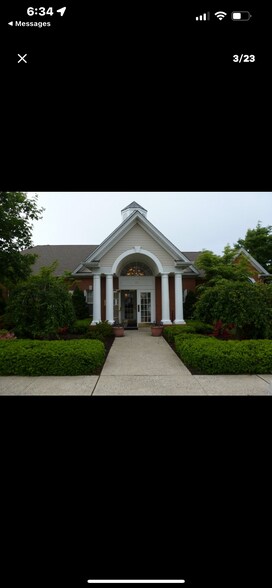 Building Photo - 390 Cambridge Dr