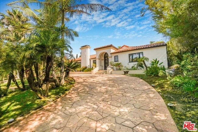 Building Photo - 114 S Layton Dr