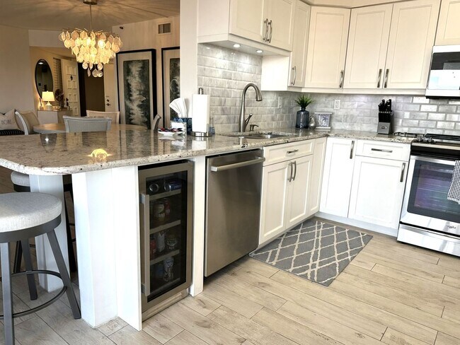 Building Photo - FURNISHED SIX MONTH RENTAL WATER VIEW BAHIA DEL MAR APRIL 29, 2026-OCT. 31, 2026