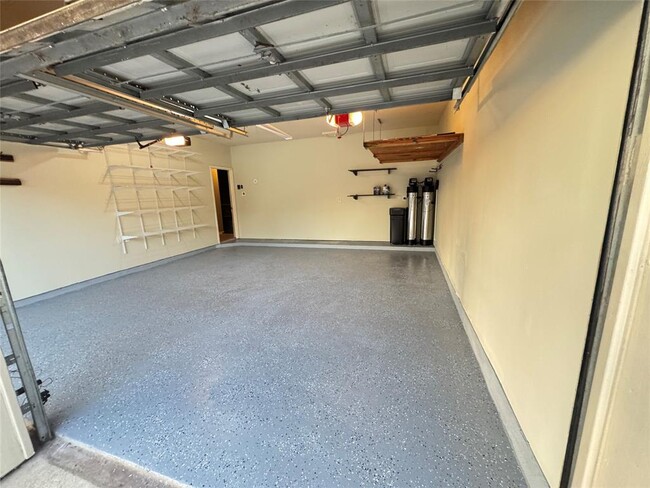 Building Photo - 3818 Houston Lake Dr