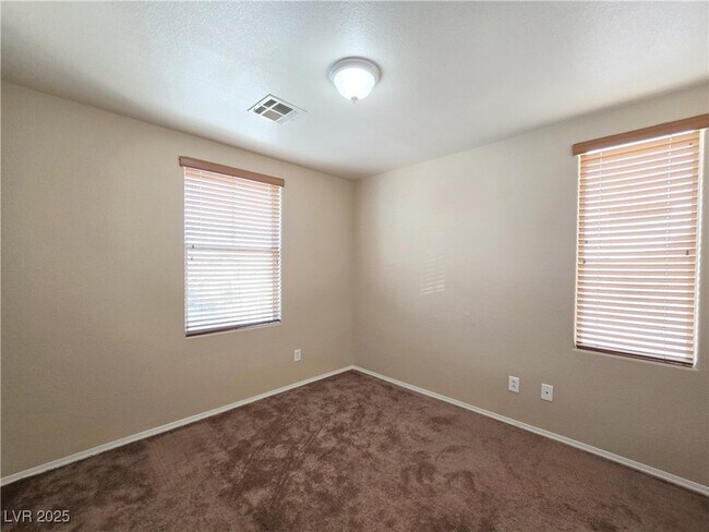 Building Photo - 5431 W Hasley Canyon Ave