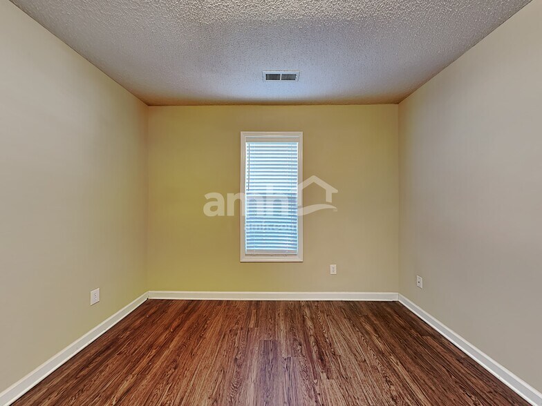 Building Photo - 1732 Ammons Dr