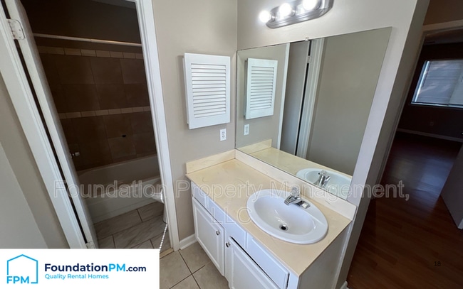 Building Photo - 3818 High Bridge Ct