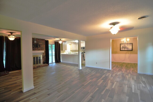 Building Photo - Golf Course Rancher
