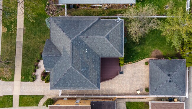 Building Photo - 8105 N Oconto Ave