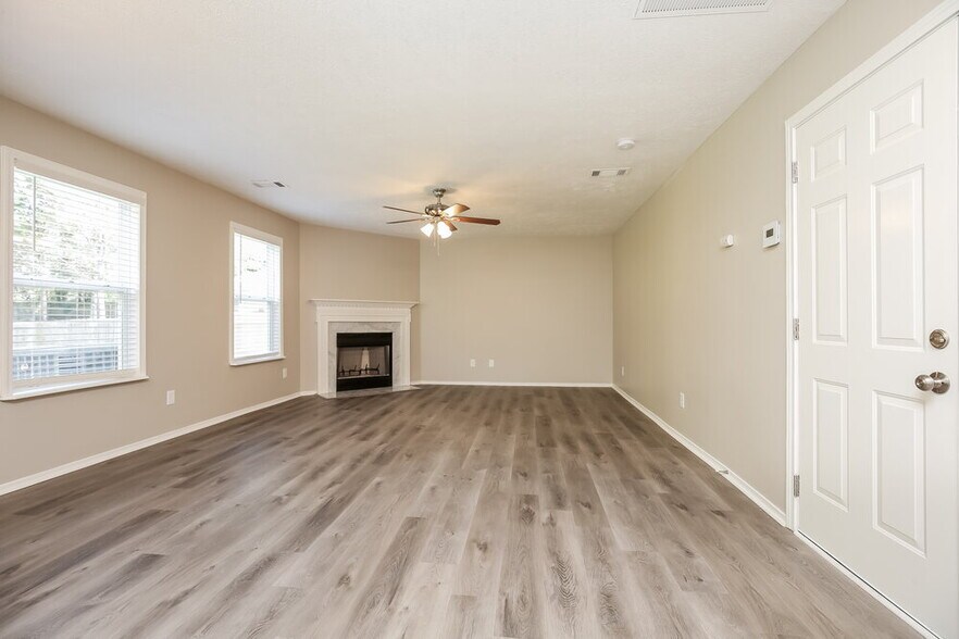 Building Photo - 5625 Dory Dr