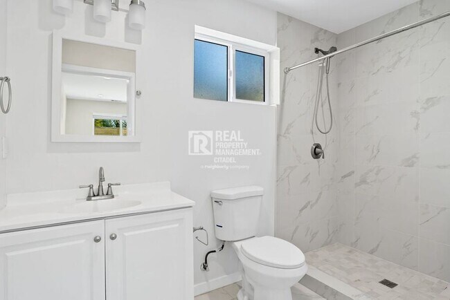 Building Photo - 996 S Siet Pl