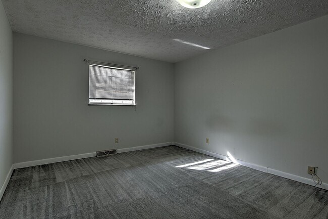 Building Photo - 4660 Kingsport Hwy
