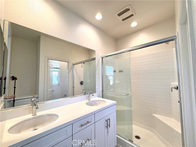 Building Photo - 14759 Palmera Ct