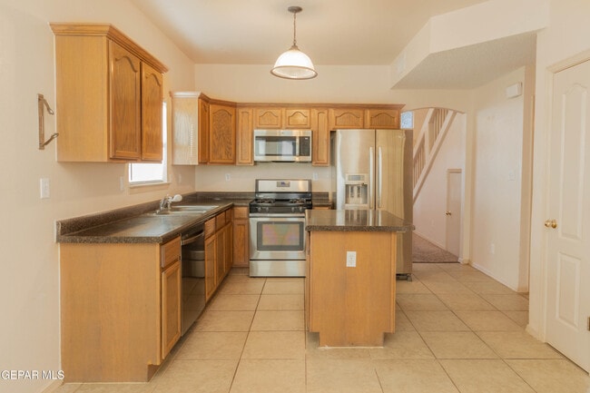 Building Photo - 3712 Prairie Rose St