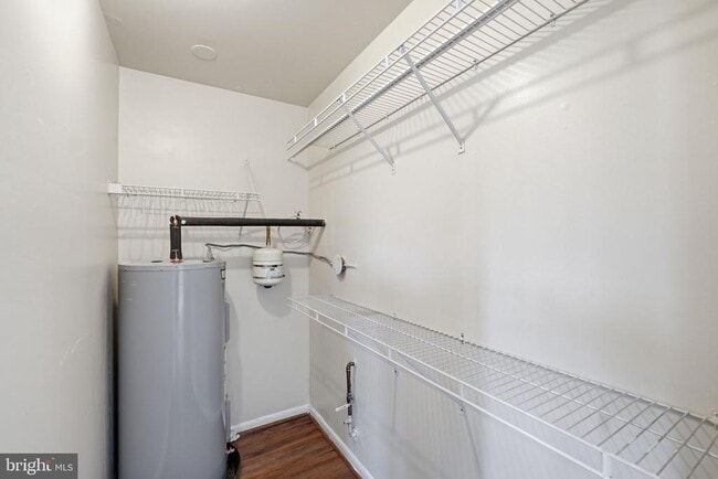 Building Photo - 13408 Shady Knoll Dr