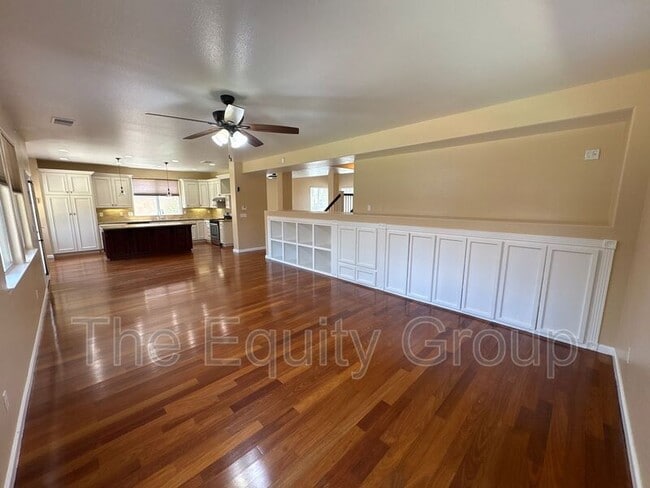 Building Photo - 938 W Encore Dr