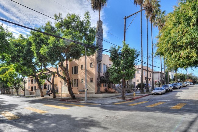 Primary Photo - 967-981 N Madison Ave