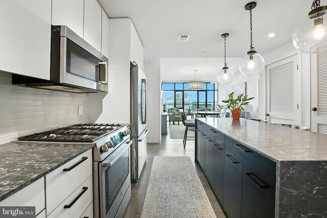 Building Photo - 70 N Street SE Unit 913