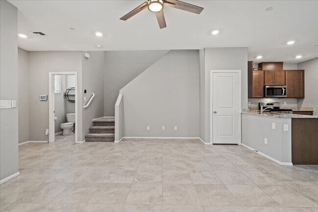 Building Photo - Fabulous Home!
