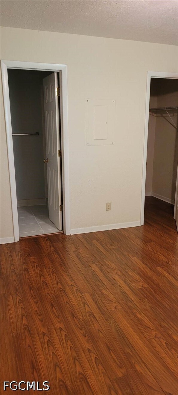 Building Photo - 4611 Bayshore Dr