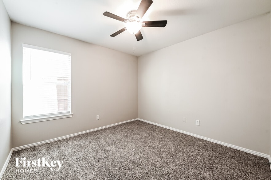 Building Photo - 502 Dover Park Trail