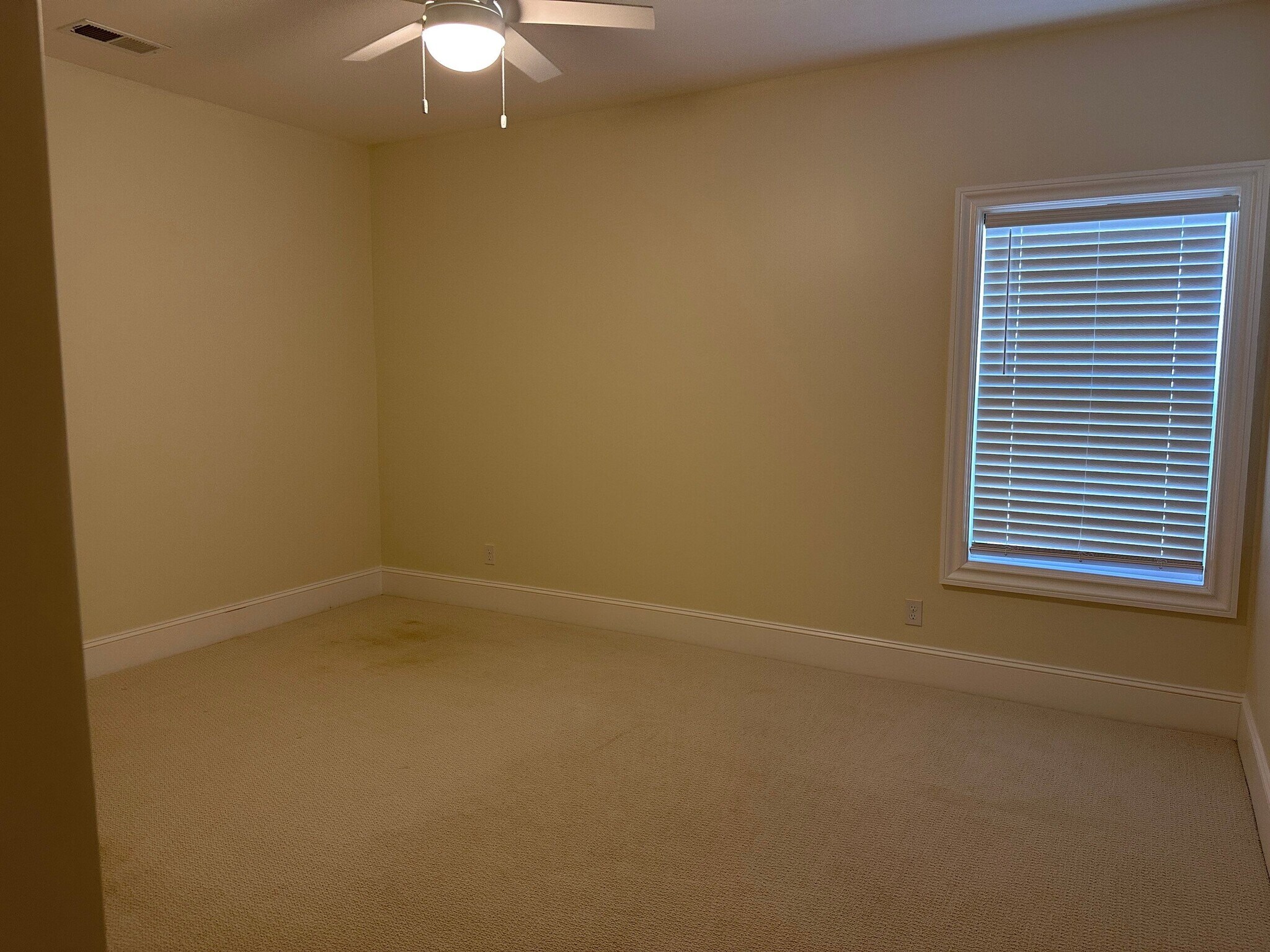 Building Photo - 226 McCowat St