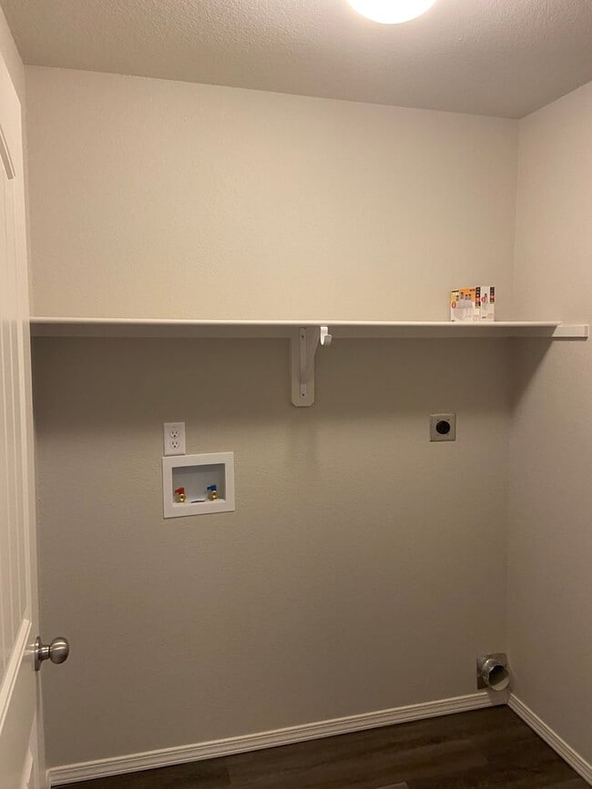 Building Photo - *Pre-leasing* Four Bedroom | Two Bath Home...