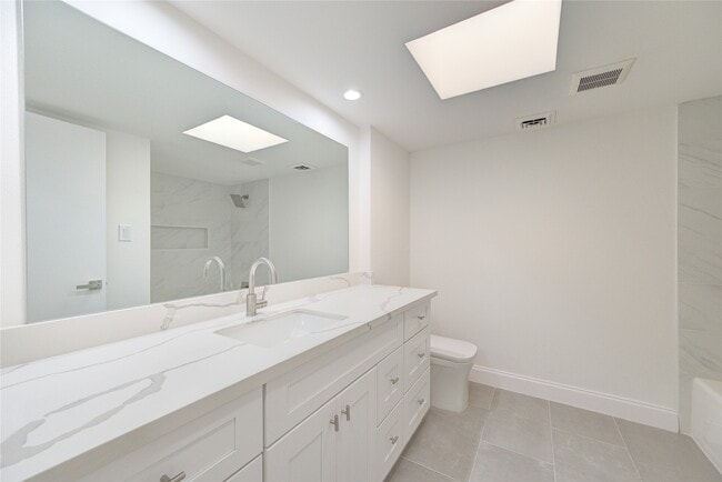 Building Photo - 50 Saddlebrook Ln